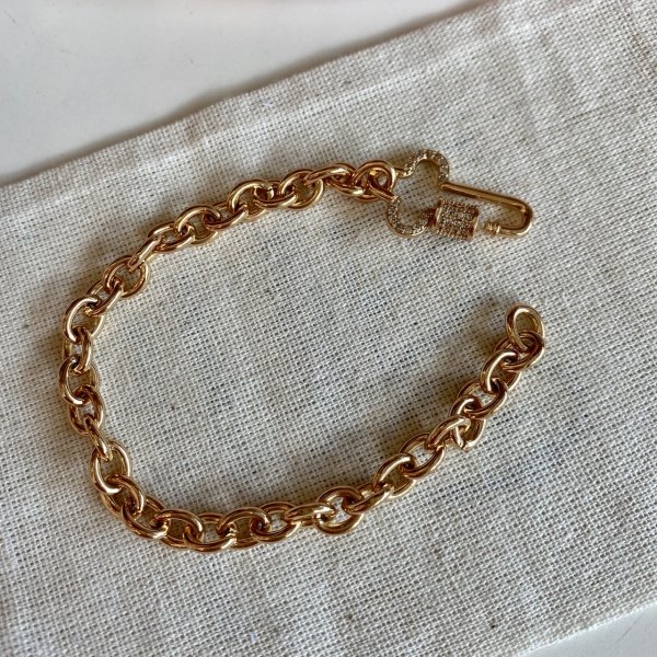 VIP Seri Yonca Model Vidalı Bileklik 18 cm