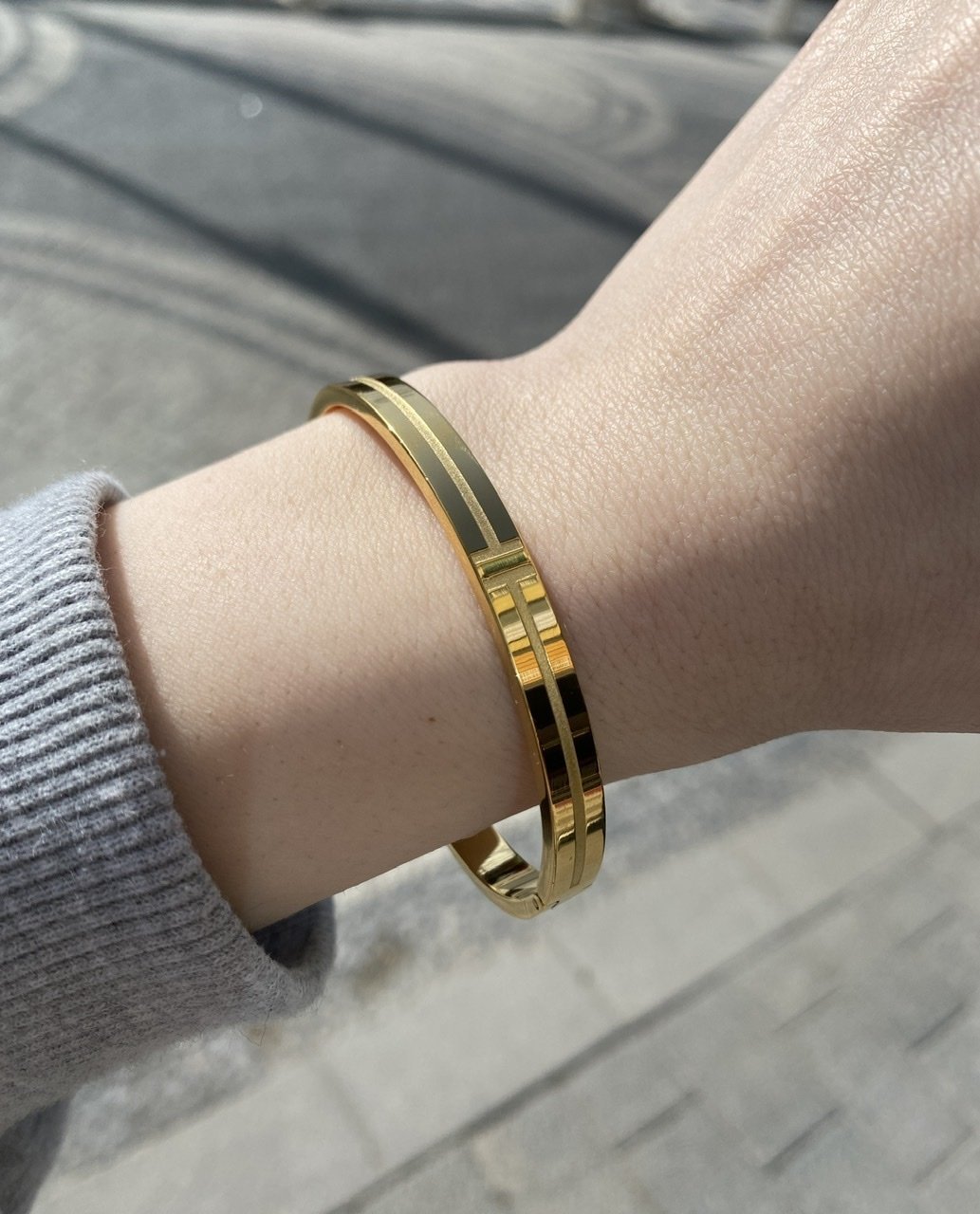 Çelik Üzeri T Desen Kelepçe Bileklik