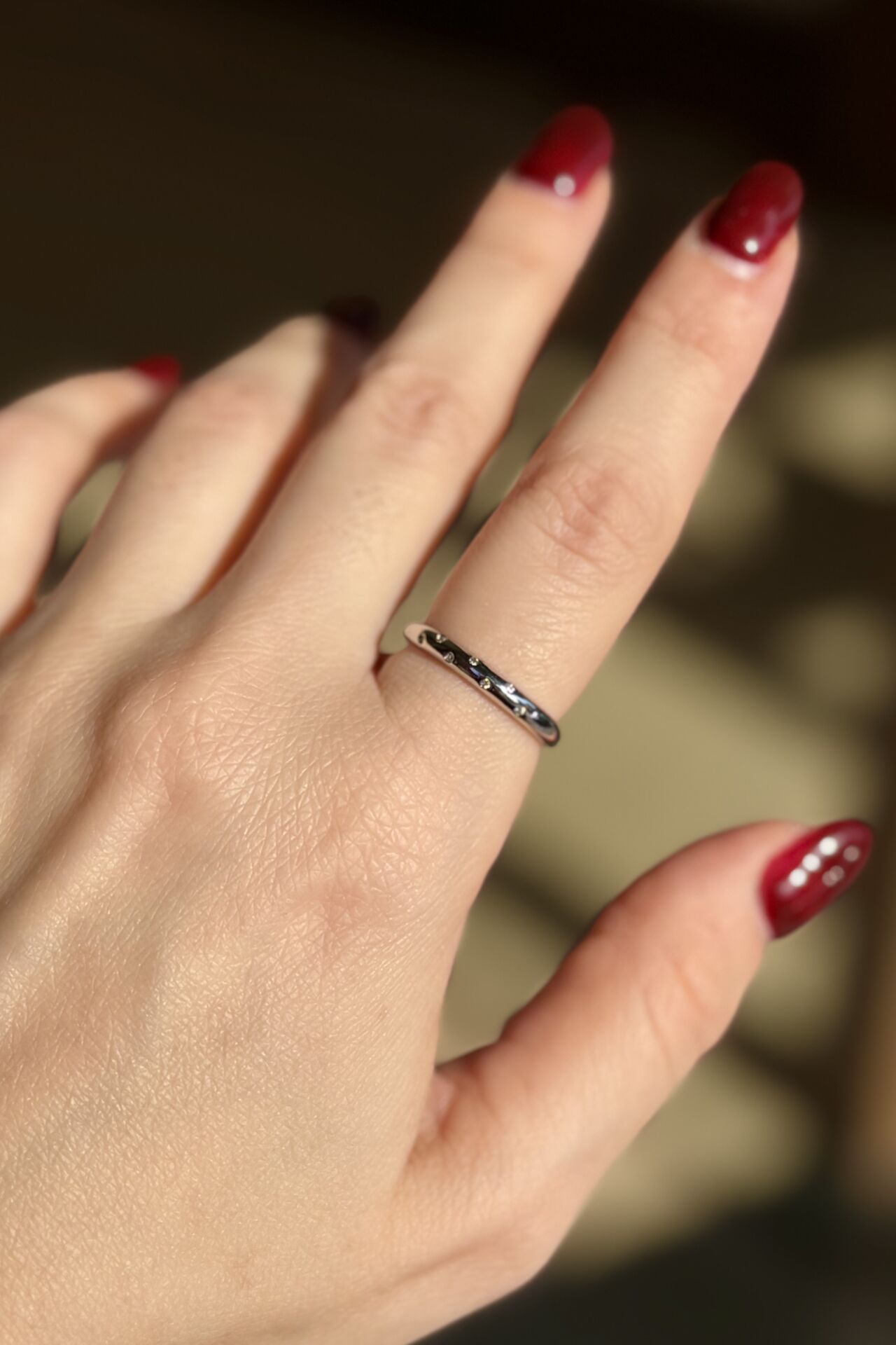 Gömme Taş İşlemeli Ayarlanabilir İnce Yüzük Gümüş Renk