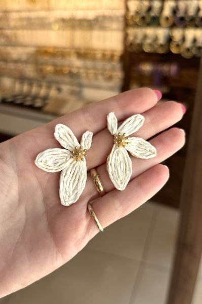 Hasır Örgülü Çiçek Küpe Beyaz