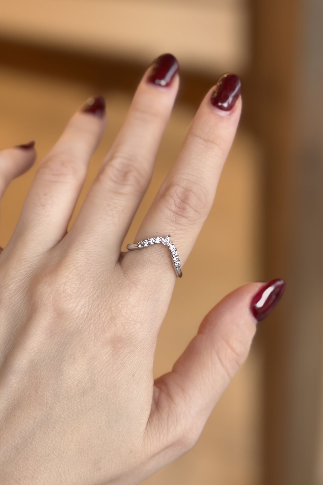 Sıra Taşlı Prenses Model Ayarlanabilir Yüzük Gümüş Renk