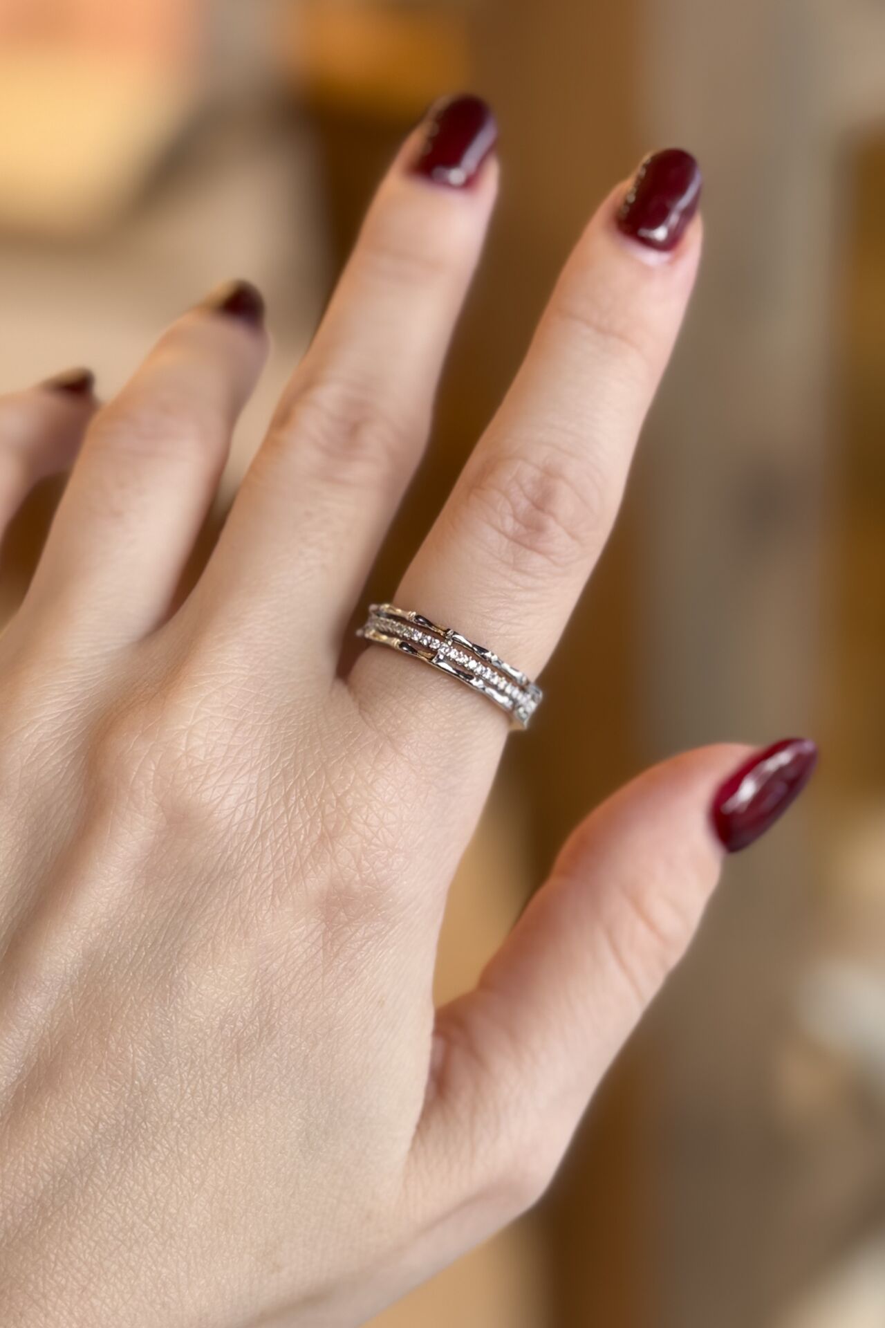 Orta Sırası Taşlı Eklem Model Ayarlanabilir Yüzük Gümüş Renk