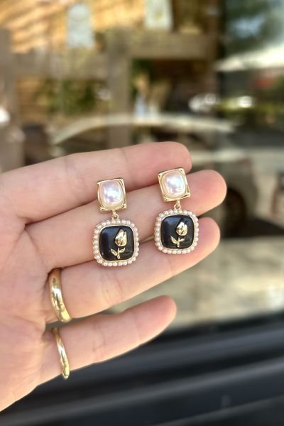 İncili Siyah Plakalı Lale Küpe