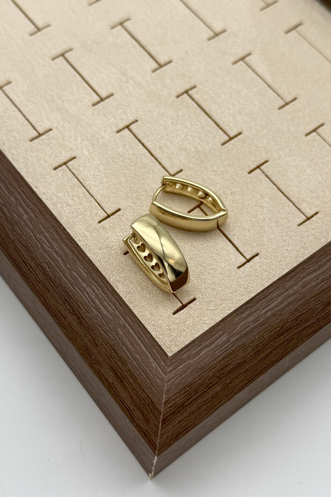 VIP Arkası Sıra Kalpli Damla Model V Halka Küpe 14K