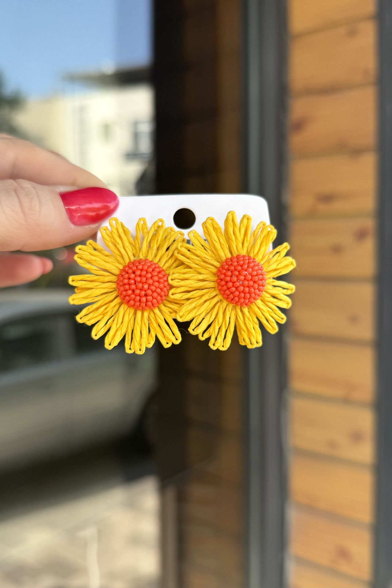 Boncuklu Hasır Çiçek Küpe