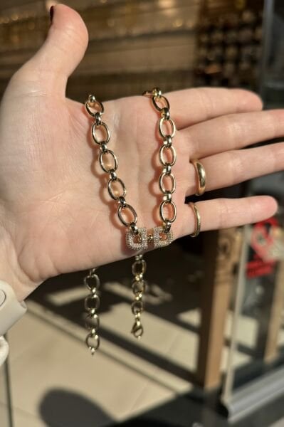 VIP Ortası Gömme Taş Kemerli Oval Zincir Kolye 14K