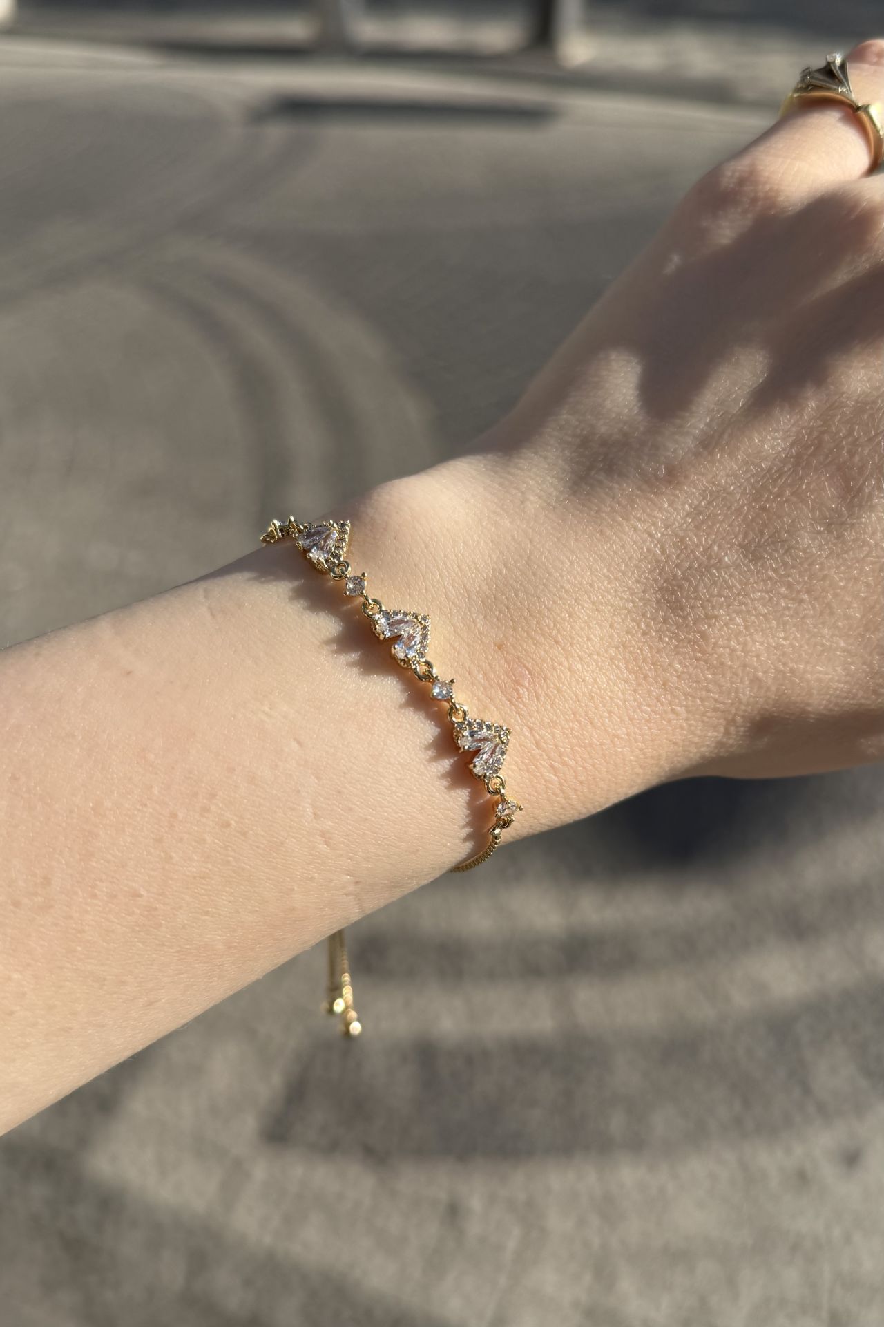 Zirkon Taşlı 3  Kalp Model Asansör Bileklik