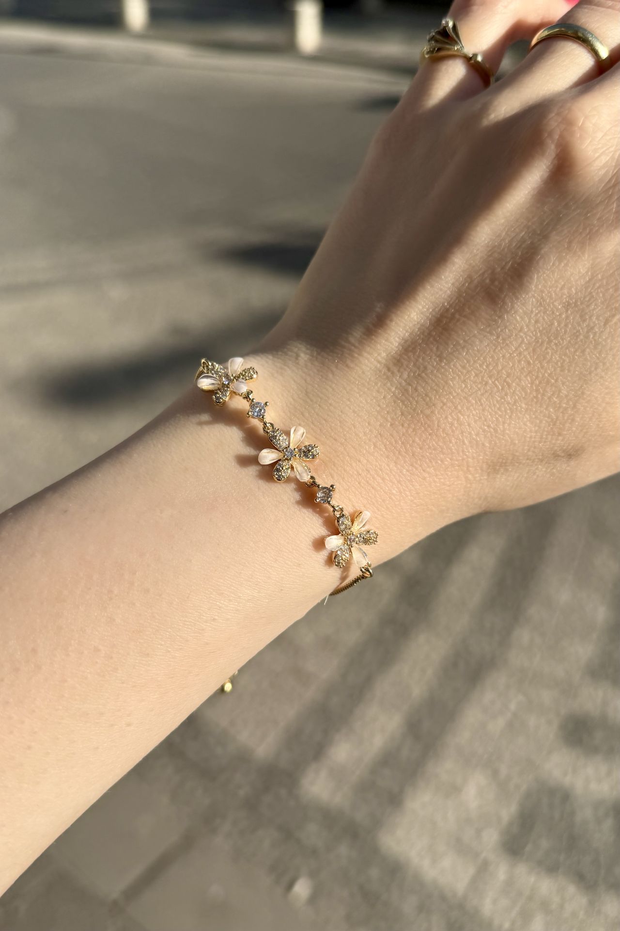 Gömme Taşlı 3 Çiçek Model Asansör Bileklik