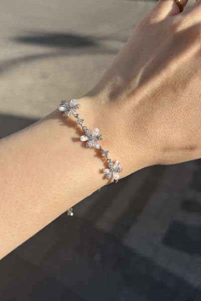 Gömme Taşlı 3 Çiçek Model Asansör Bileklik Gümüş Renk
