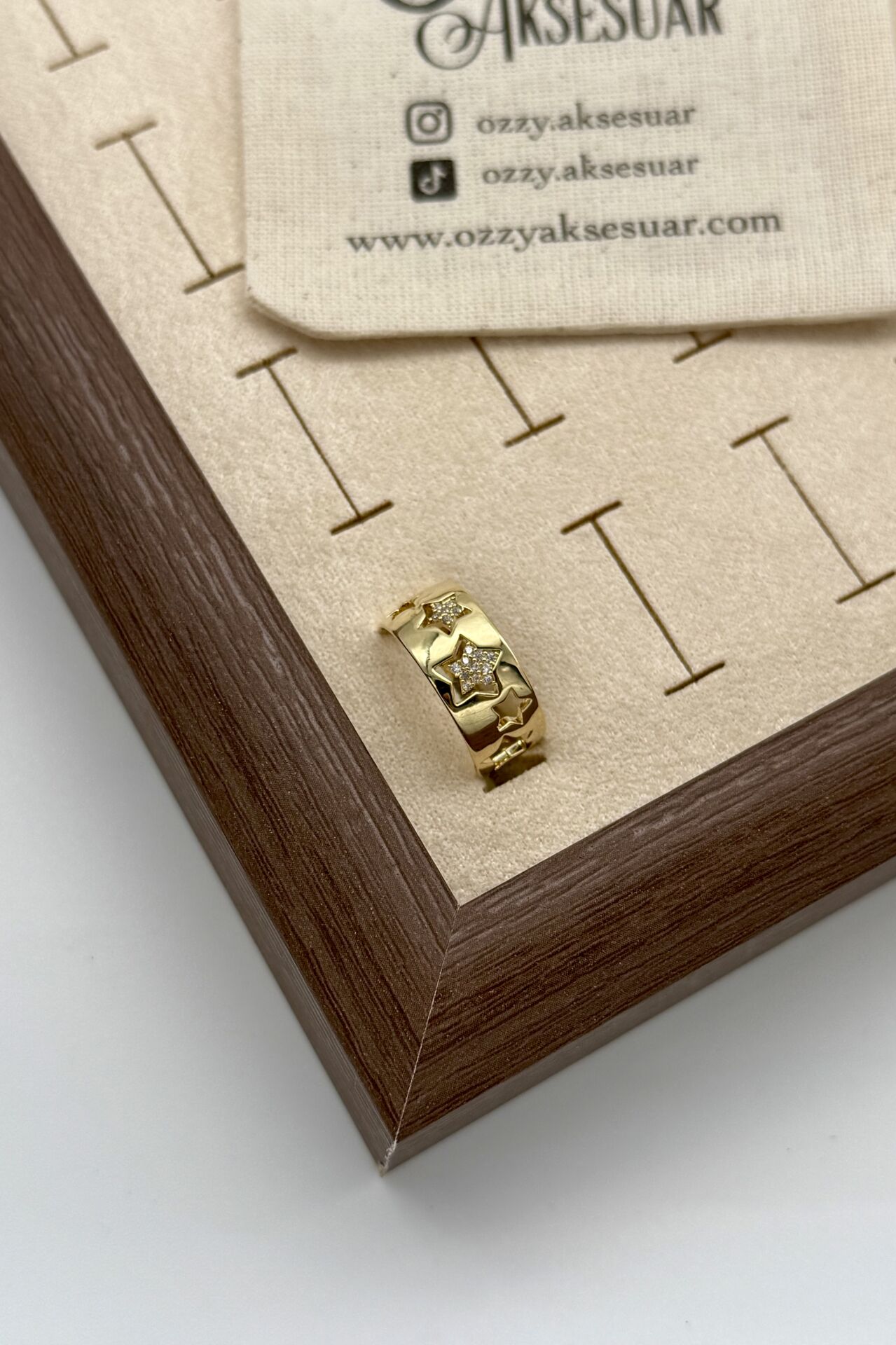 Üzeri Gömme Taş Detay Yıldız İşlemeli Ayarlanabilir Yüzük