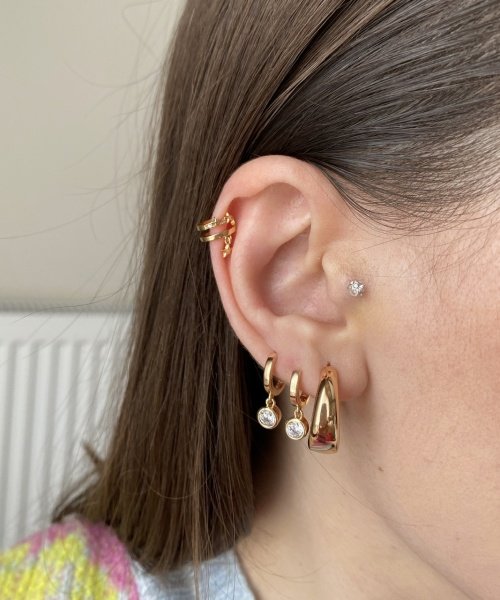 VIP Seri Sallanan Yıldız Detaylı Minik Earcuff Kıkırdak Küpe