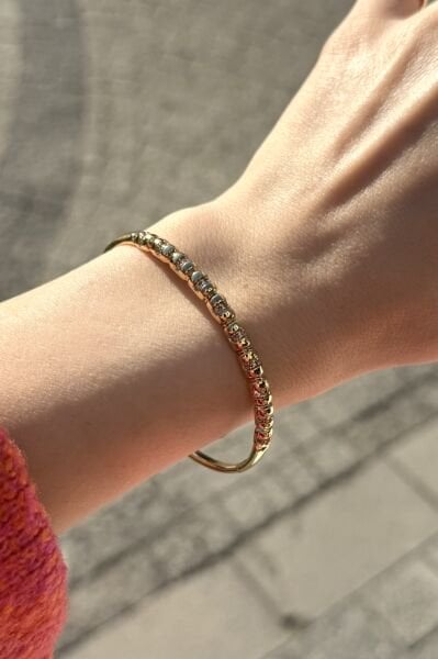 VIP Sıra Gömme Taşlı Bombe Model Kelepçe Bileklik 57 mm 14K