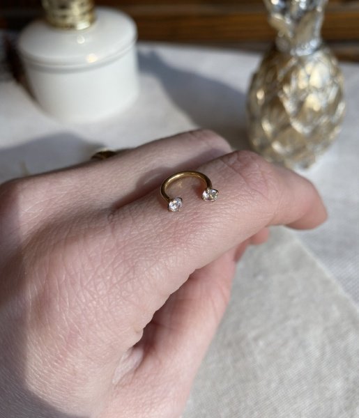 Çift Tarafı Zirkon Taşlı Yarım Halka Piercing 1 cm Gold Renk