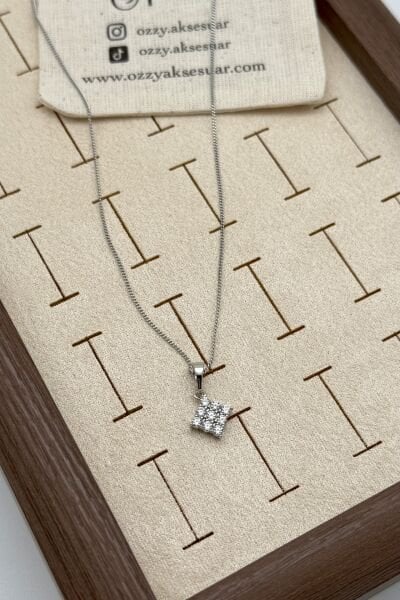 VIP 9 Gömme Taş Uçlu Kolye Gümüş Renk