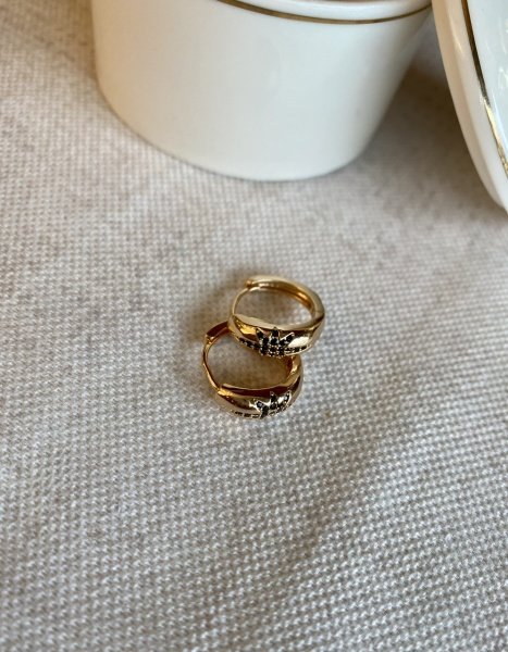 Siyah Zirkon Taşlı Kuzey Yıldız Desen Bombeli Halka Küpe