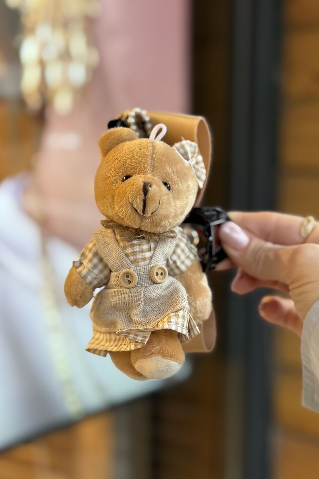 Fiyonk Detay Etekli Ayıcık Mandal Toka