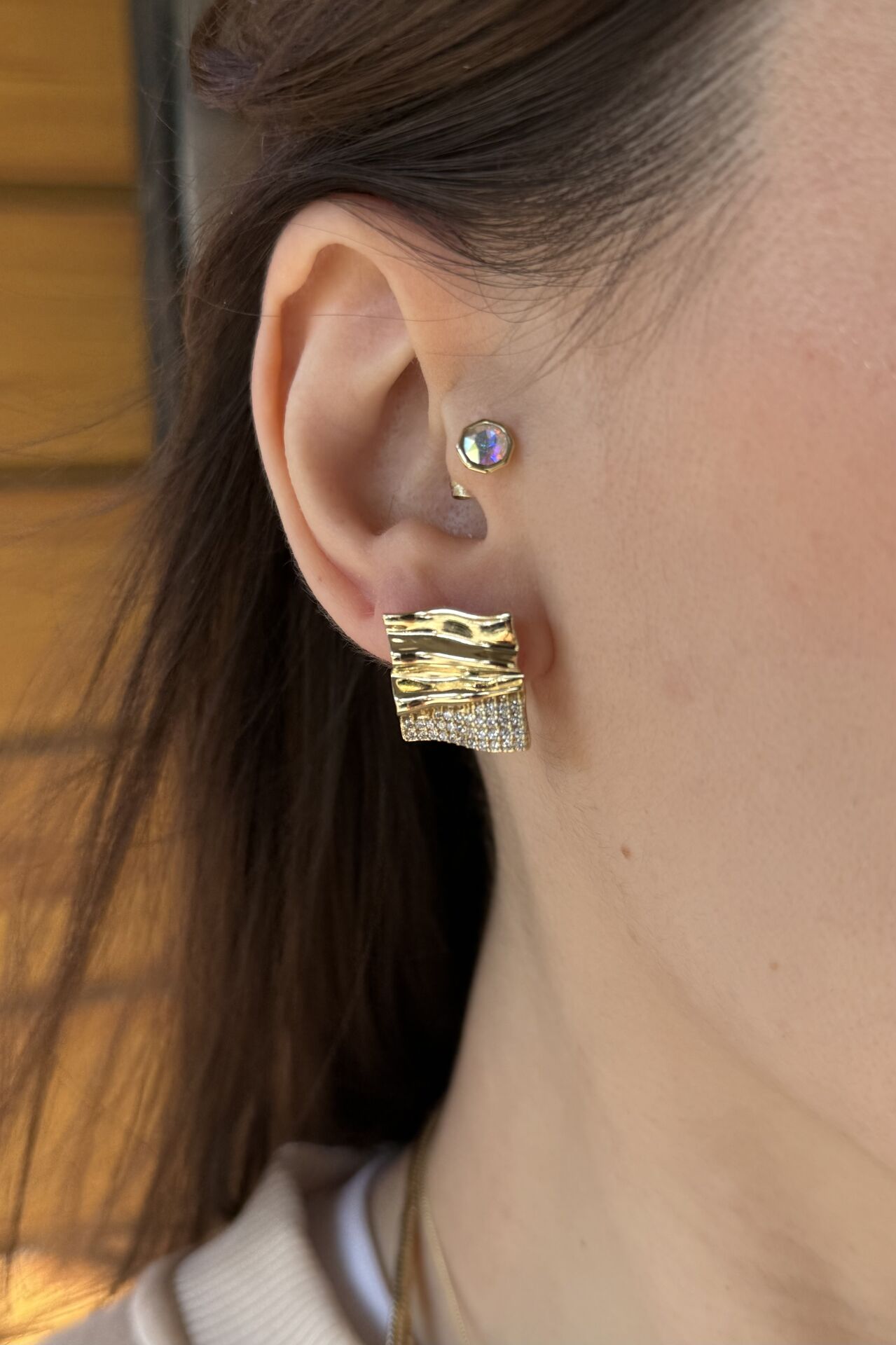 VIP Gömme Taş İşleme Kıvrımlı Küpe 14K