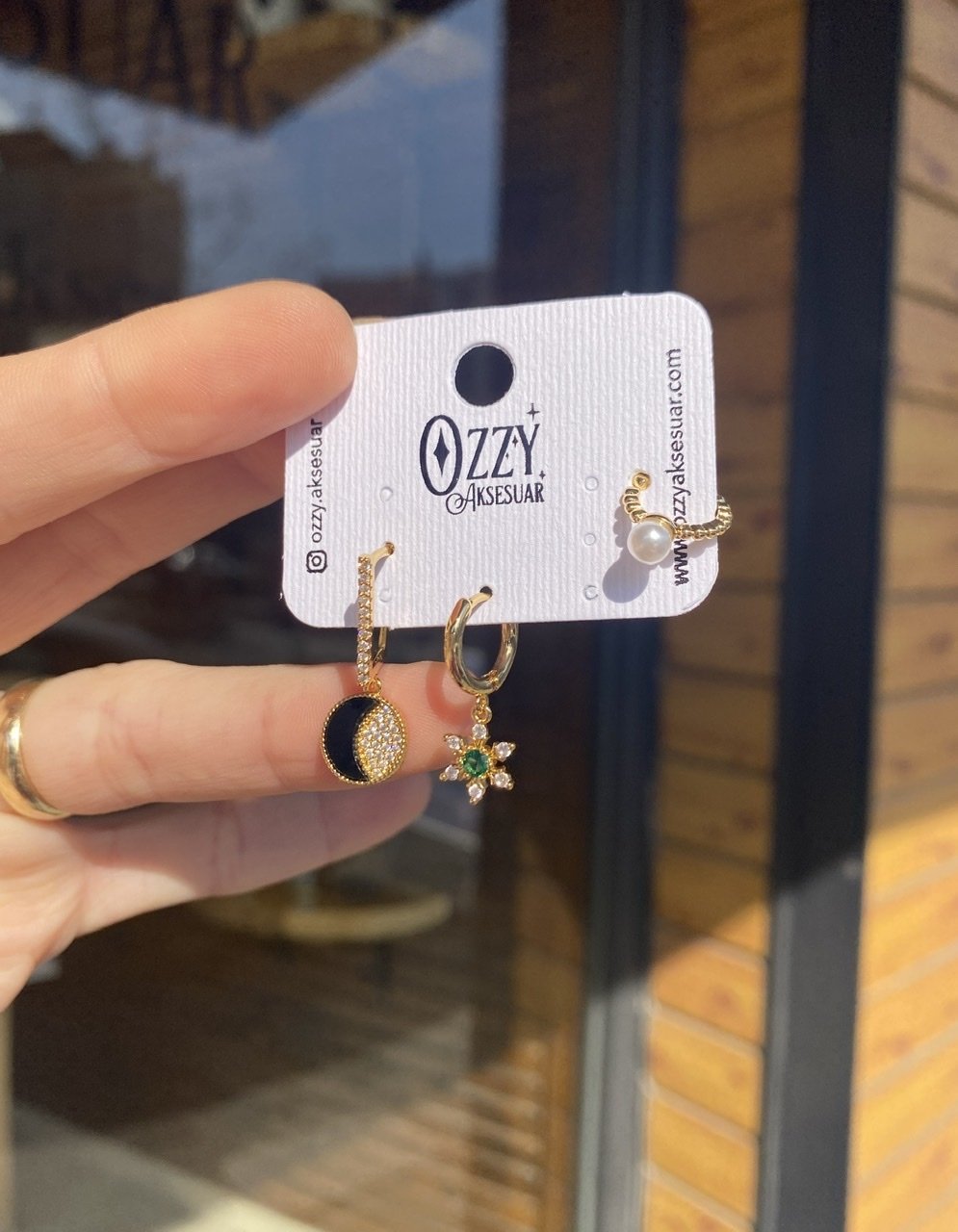 Yeşil Zirkon Taşlı Çiçek Detaylı 2 Küpe 1 Earcuff Kombin Set Küpe