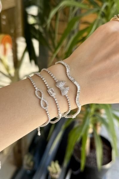 Modelli Su Yolu Zirkon Taş Bileklik