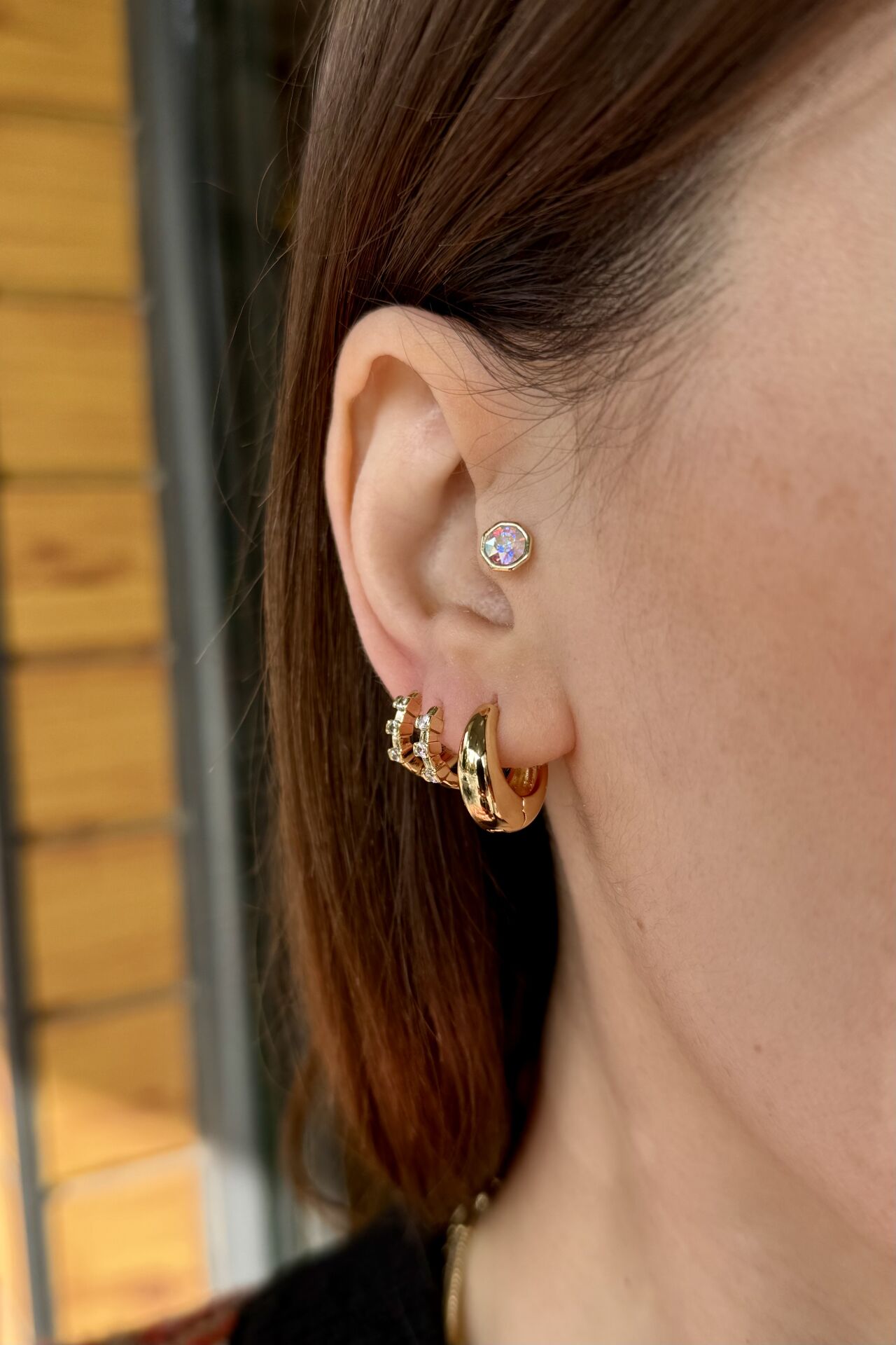 VIP Sade Bombeli Halka Küpe Orta Boy