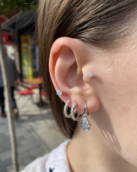 VIP Seri Önü Sıra Zirkon Taşlı Halka Küpe Gümüş Renk