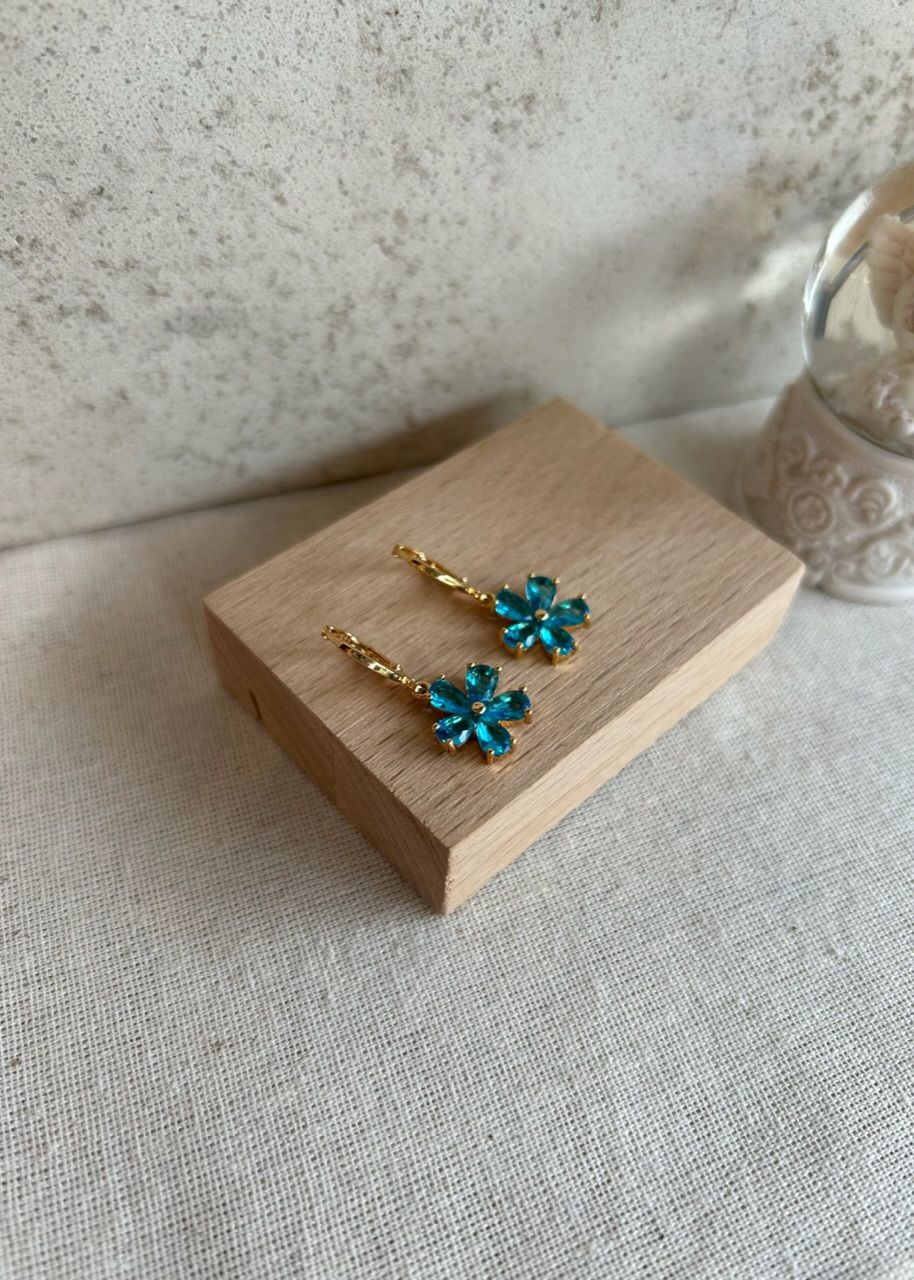 Zirkon Taş Yapraklı Çiçek Halka Küpe Mavi Taş