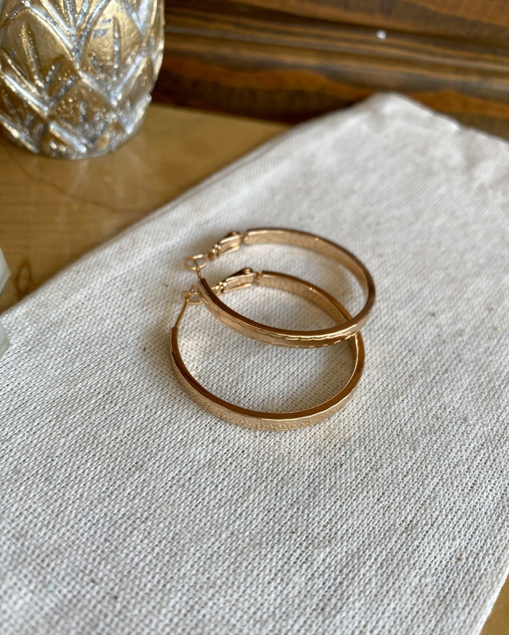 VIP Seri Ezme Desenli Halka Küpe