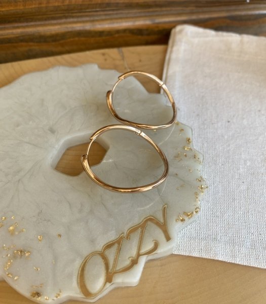 VIP Seri Kıvrımlı Büyük Halka Küpe