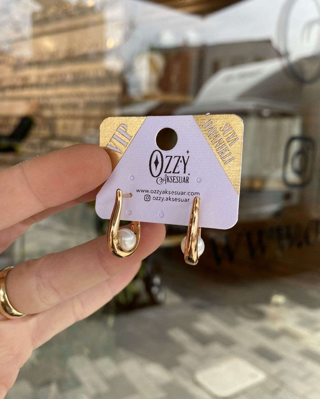 VIP Seri Ortası İncili Lale Küpe