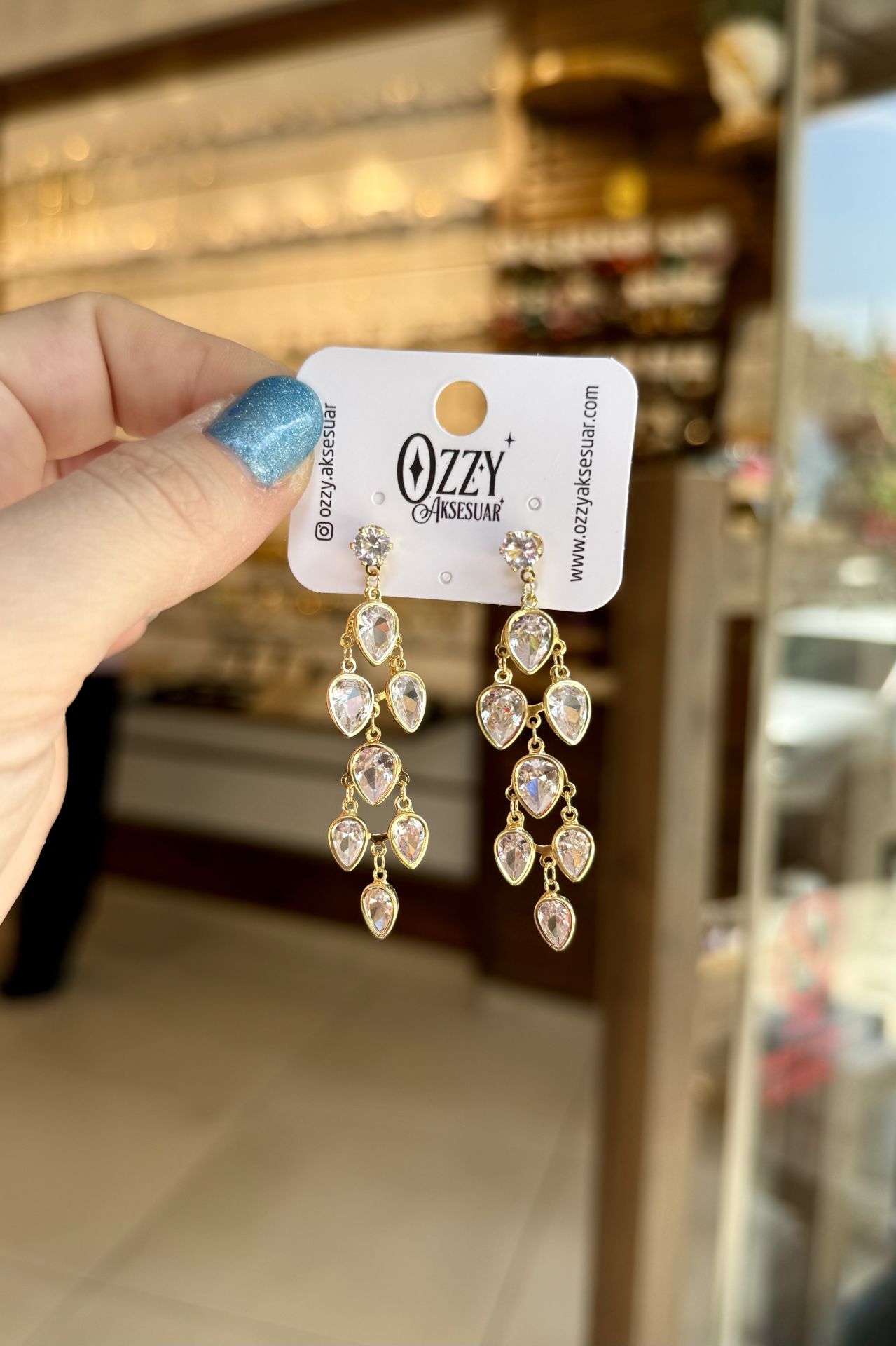 Sallantılı Salkım Damla Taşlı Küpe