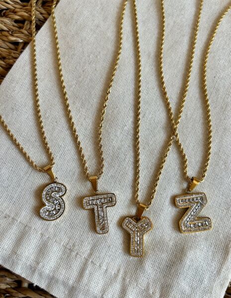 Çelik Gömme Taşlı Burgu Zincir Harf Kolye