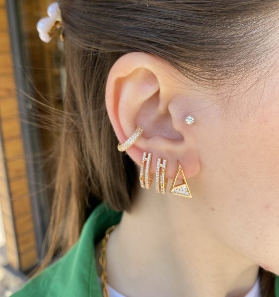 VIP Seri Zirkon Taş Üçgen Detaylı Küçük Halka Küpe