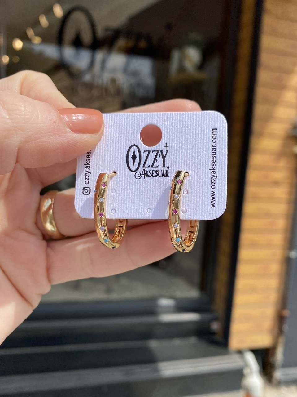 Renkli Zirkon Taşlı Oval Halka Küpe