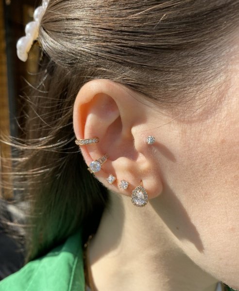 VIP Seri Ortası Tek Taşlı Earcuff Kıkırdak Küpe